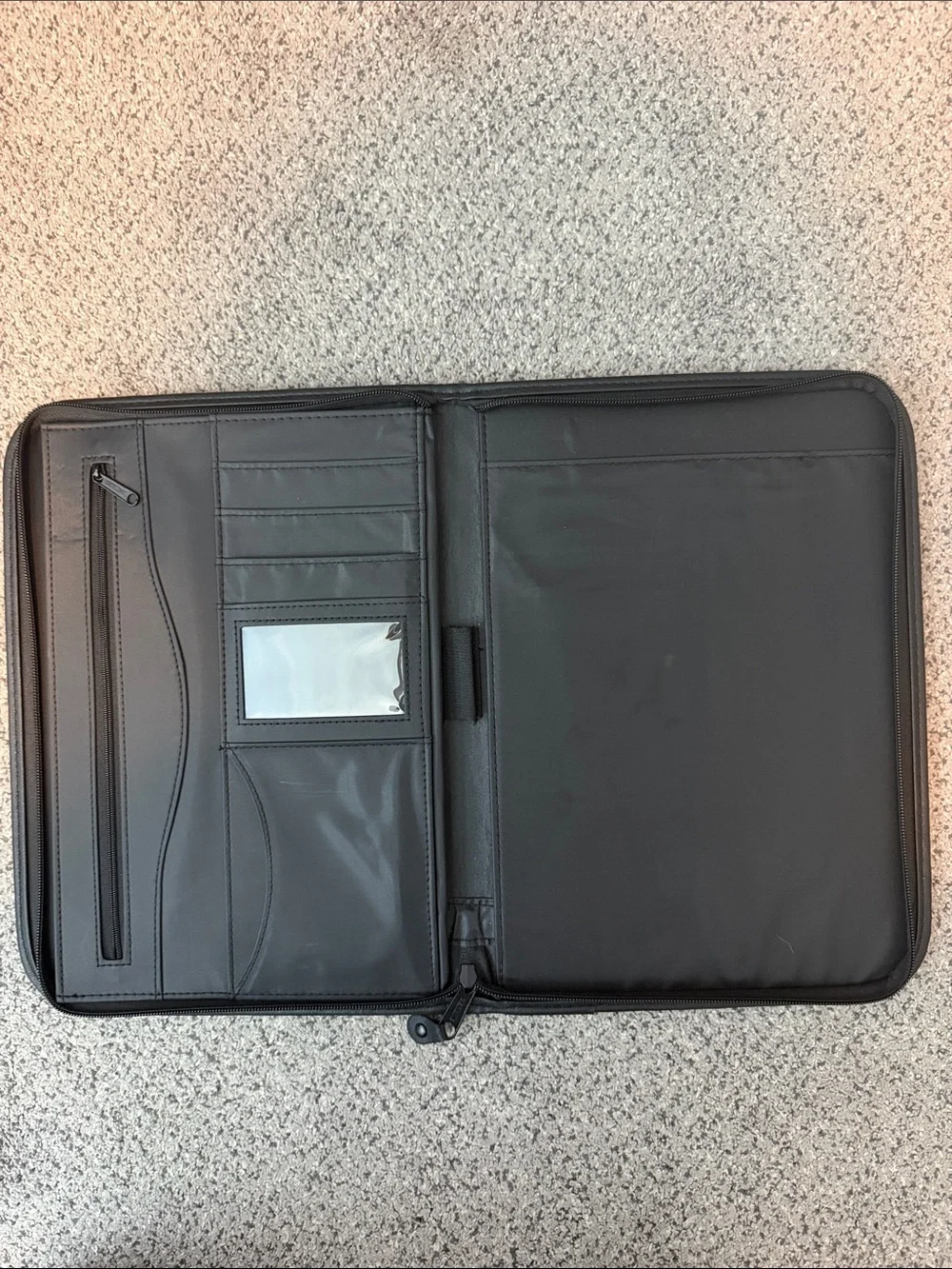 UCI Paul Merage Black Leatherette Business Binder